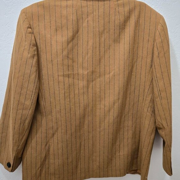 Madewell oversized Blazer in pinstripe. - Picture 6 of 8